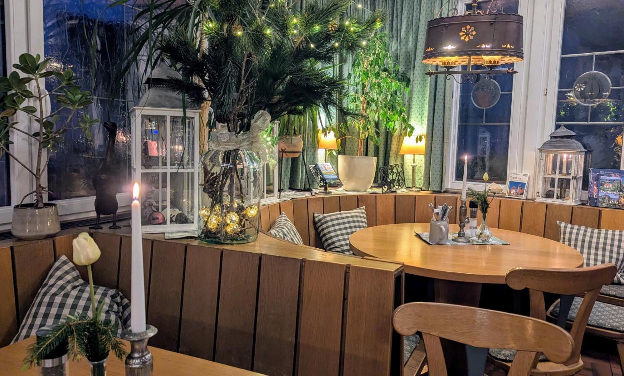 Gasthof Hotel Rose Obereisenheim Esterno foto
