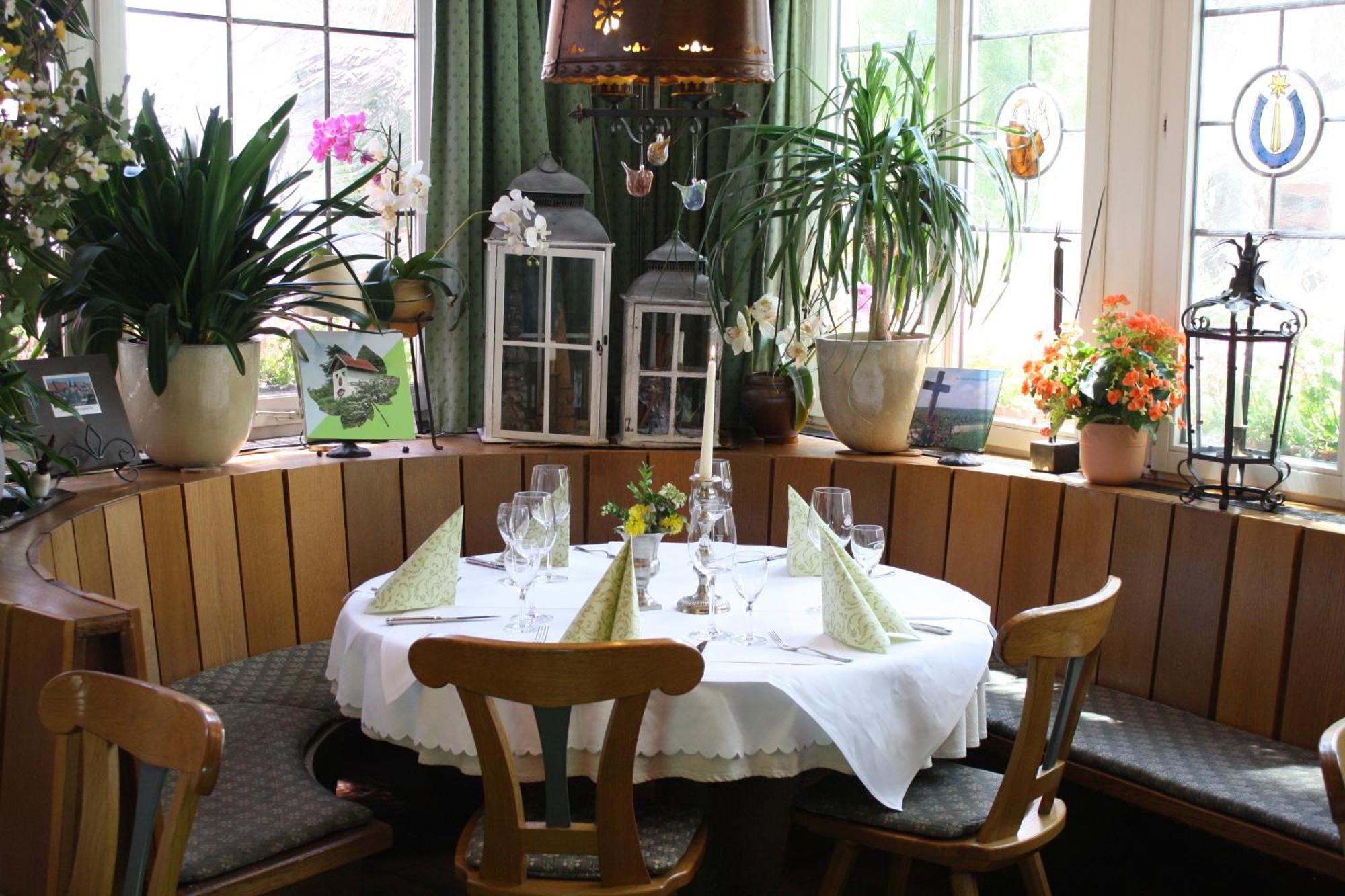 Gasthof Hotel Rose Obereisenheim Esterno foto